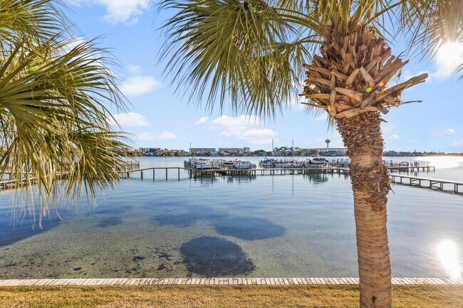 Building Photo - Brooks Landing