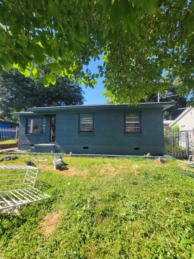 Primary Photo - 1184 Effie Rd