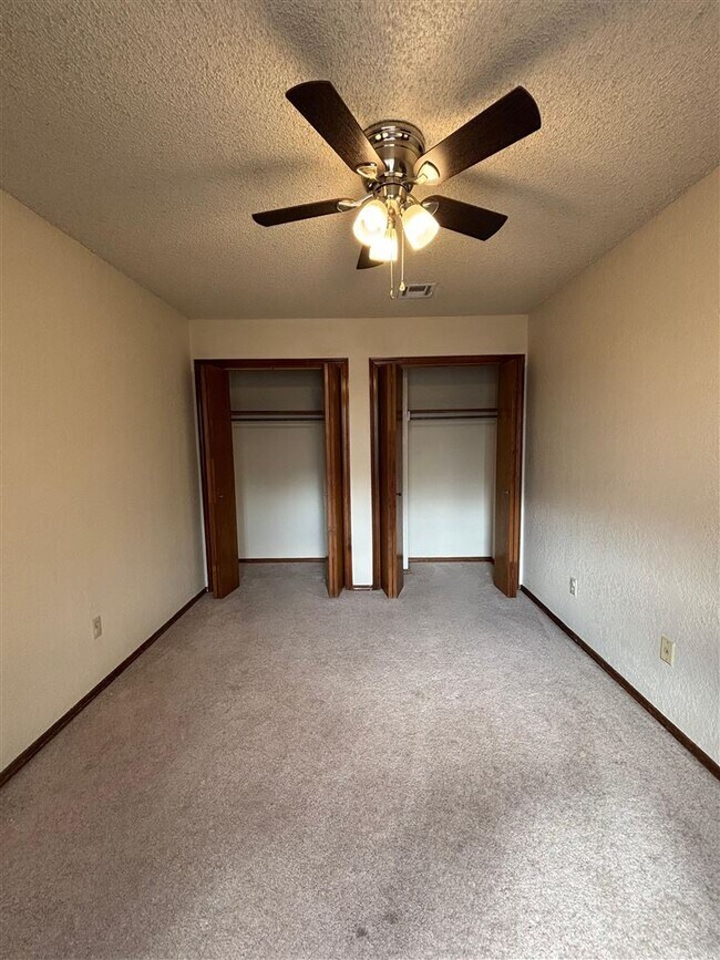 Building Photo - 901 NE Tortoise Dr