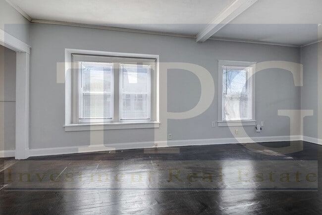 Building Photo - 573 S Crescent Ave