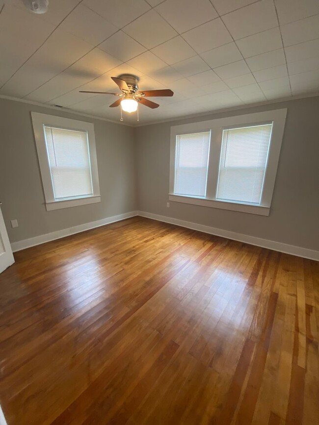 Building Photo - Remodeled 2 bed / 1 bath in Beaumont Villa...