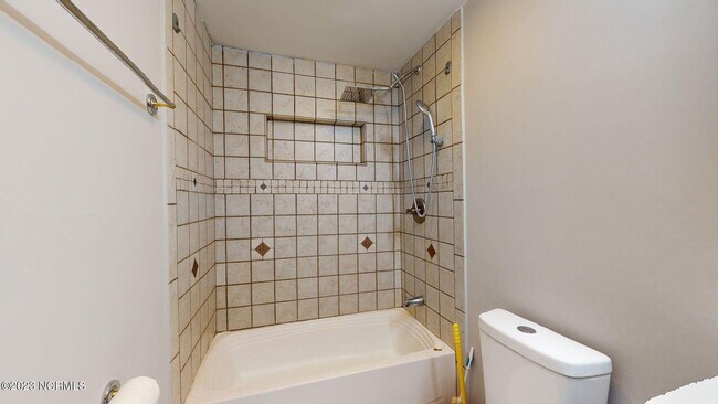 Building Photo - 741 Cindas Ln