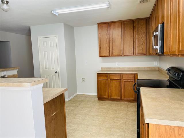 Building Photo - 5721 Mariposa Dr