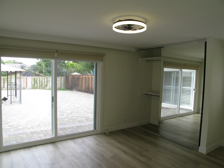Building Photo - 5137 E Vista Hermosa St