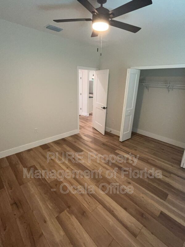Building Photo - 2635 NE 37th Place Rd