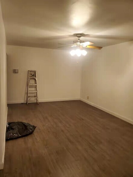 Building Photo - 2534 73rd St