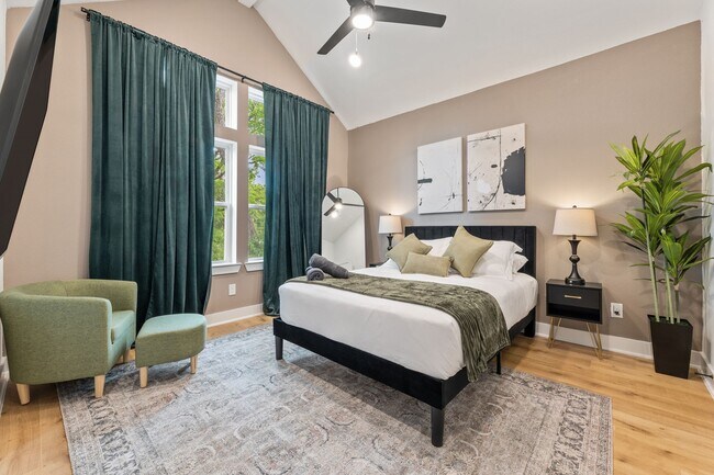 Building Photo - 515 Altic St