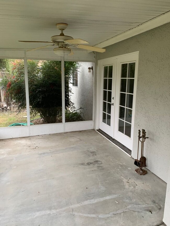 Building Photo - 3 Bedroom 2 Bath