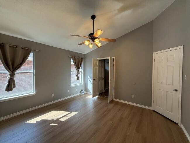 Building Photo - 2512 Claudia Dr