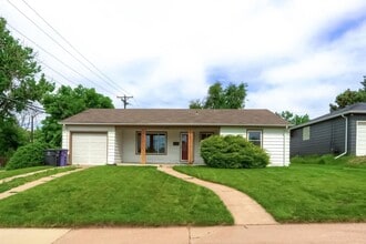 Building Photo - 2700 S Garfield St