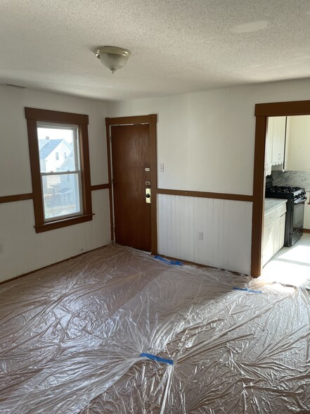 Building Photo - 121 Bonney St