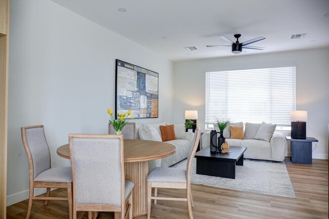 Building Photo - 630 N Power Rd