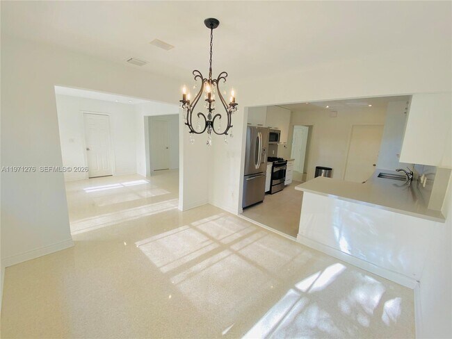 Building Photo - 8959 Dickens Ave