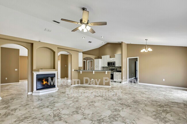 Building Photo - 12320 Papercraft Ave