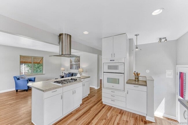 Building Photo - W 39th Ave Duplex