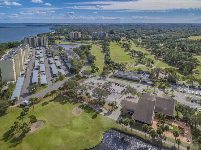 Building Photo - 2700 Cove Cay Dr