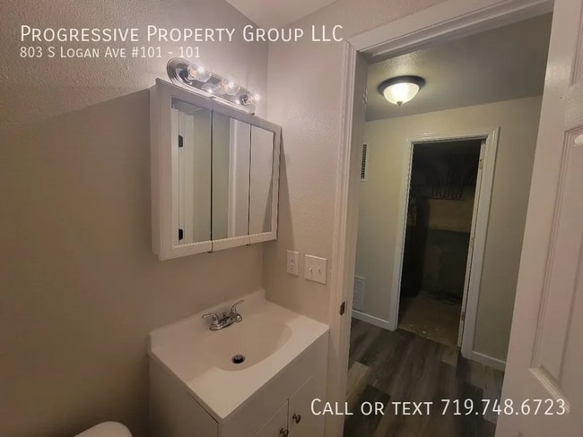 Building Photo - 803 S Logan Ave