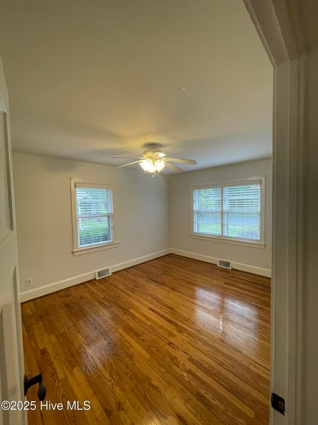 Building Photo - 2417 Slay Dr