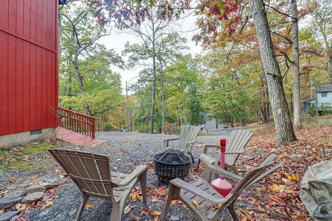 Building Photo - 5317 Woodbridge Dr E