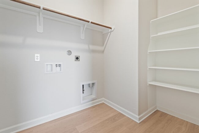 Building Photo - 1119 Campside Dr