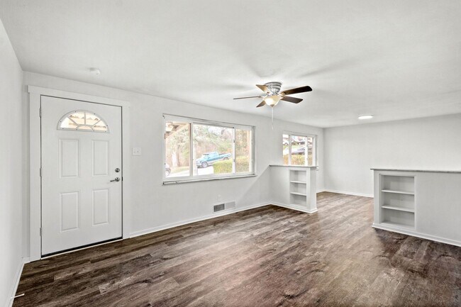 Building Photo - READY FOR MAY 15TH!! STUNNING & UPDATED 3-BEDROOM IN WHITE OAK!