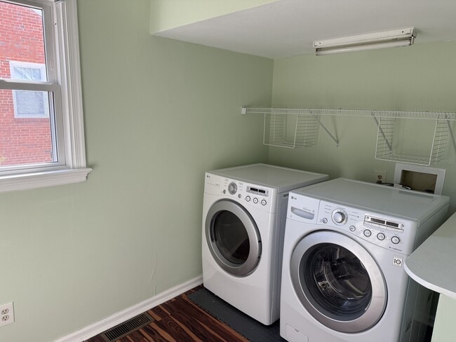 Building Photo - 6424 W Grace St