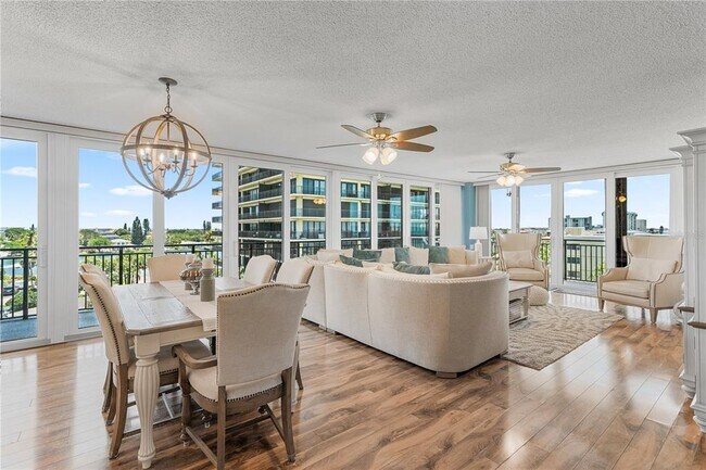 Building Photo - 7650 Bayshore Dr