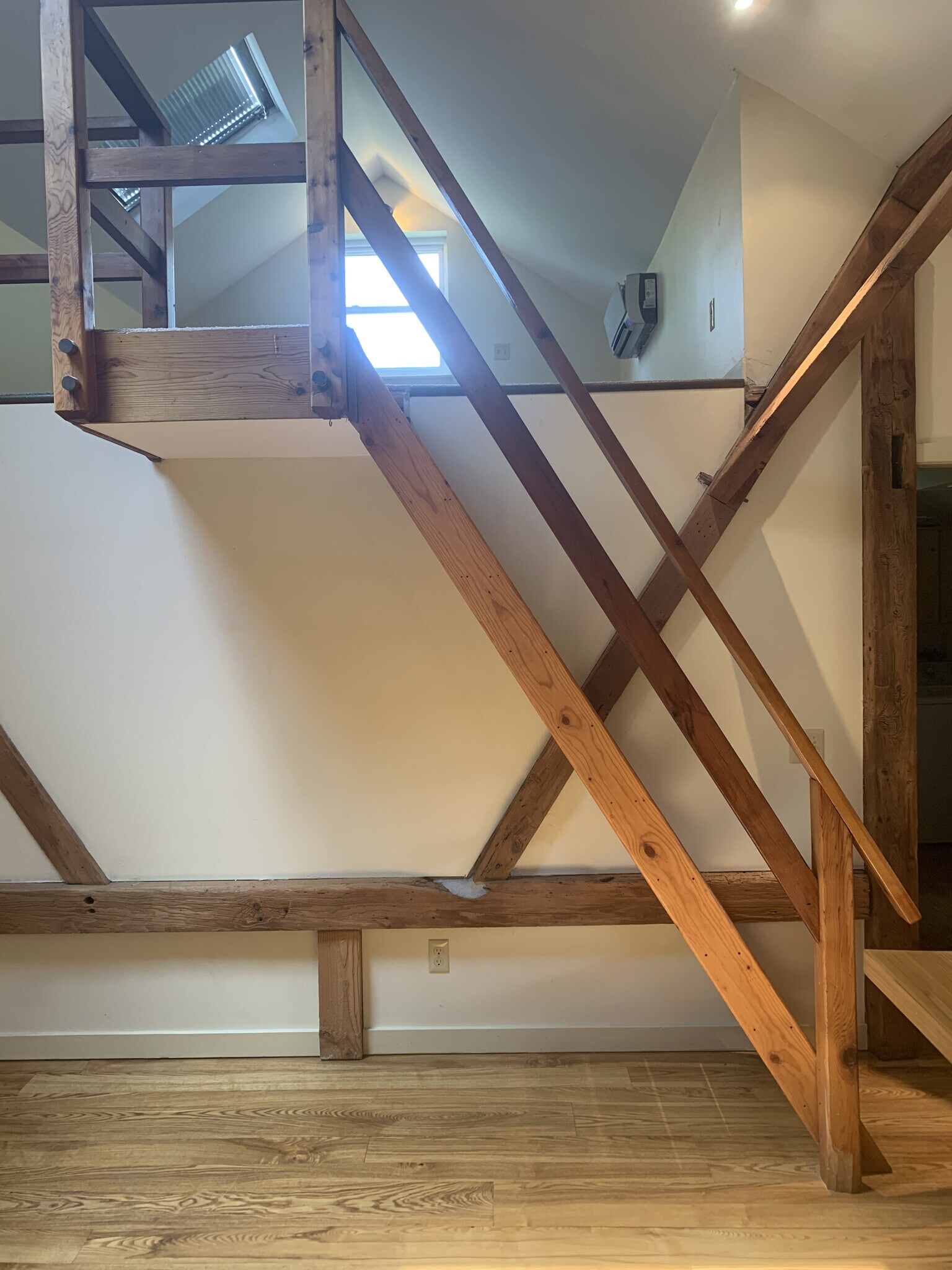 Loft staircase - 7098 FERRY Rd