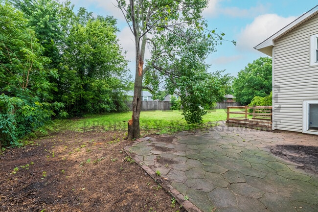 Building Photo - 2013 N Parkridge Ct