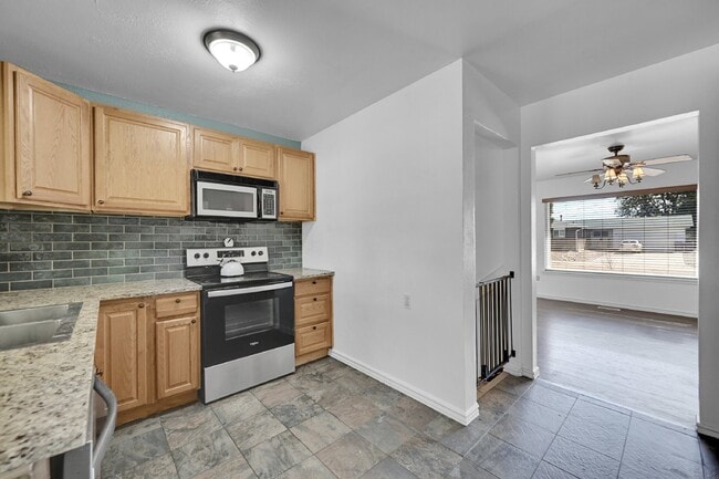 Building Photo - $2,040.95 with $300 off the first month's Rent - 4 Bedrooms, 2 Bathrooms, Single Family Home in C...