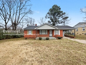 Building Photo - 2 Bed/1 Bath Home with Fenced Yard & Carport / 2 Small Pets Allowed / Vouchers Accepted / Availab...
