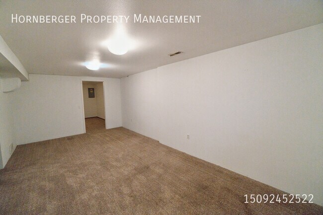 Building Photo - 7024 N Wiscomb St