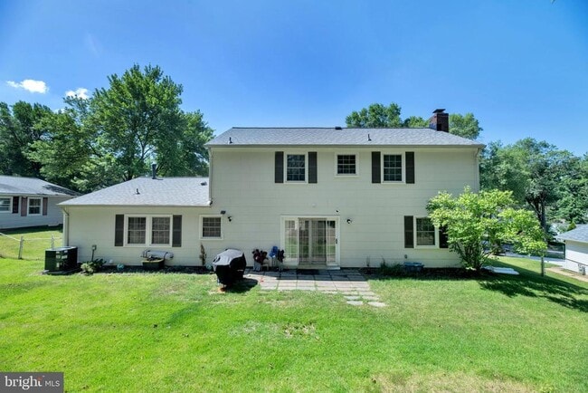 Building Photo - 8812 Churchfield Ln