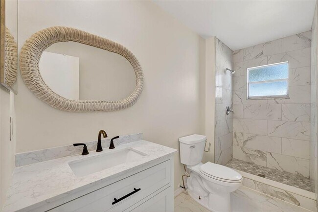 Building Photo - 10659 Windsor Ct