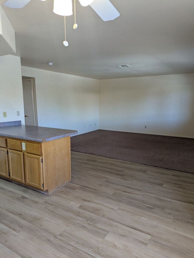 Building Photo - Rock Springs II Condo