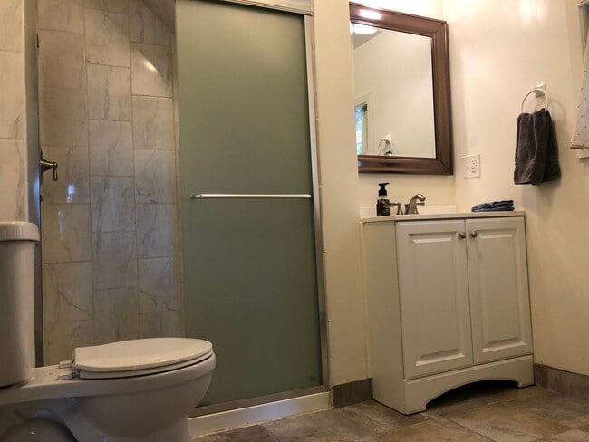 Building Photo - Spacious and Private 4-bed, 3-bath House in Desirable Highland Park Neighborhood of St. Paul!