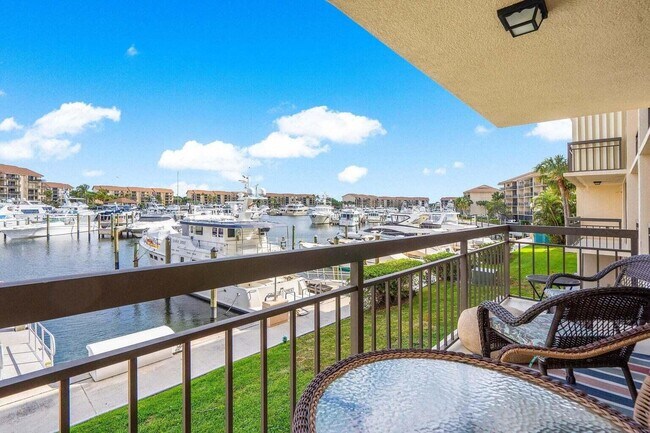 Building Photo - 2601 Marina Isle Way