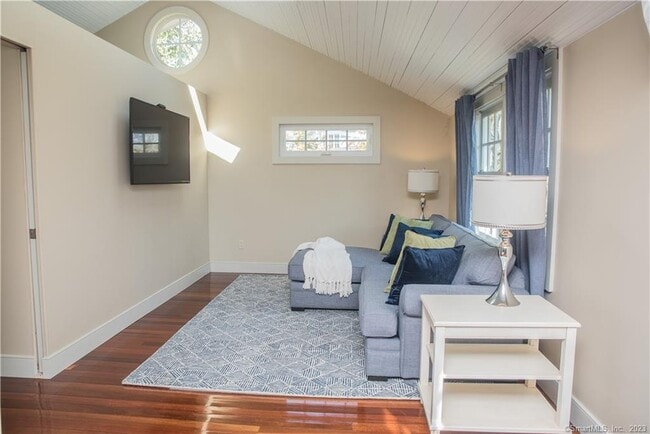 Building Photo - 30 Whiting Farm Rd