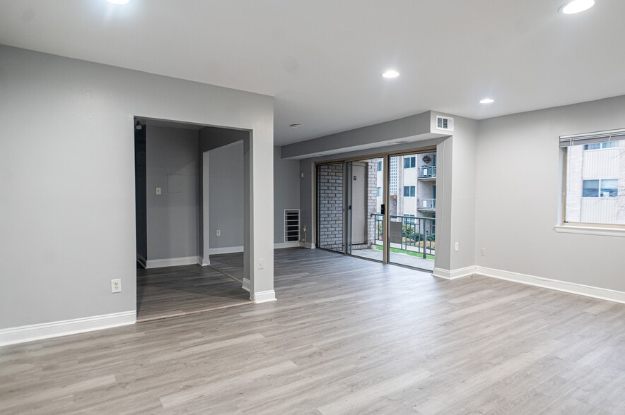 Building Photo - 12211 Braxfield Ct