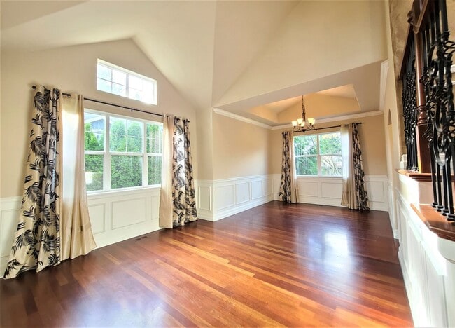 Building Photo - Luxurious 4 Bed/2.5 Bath Lynnwood Home - Available Now!