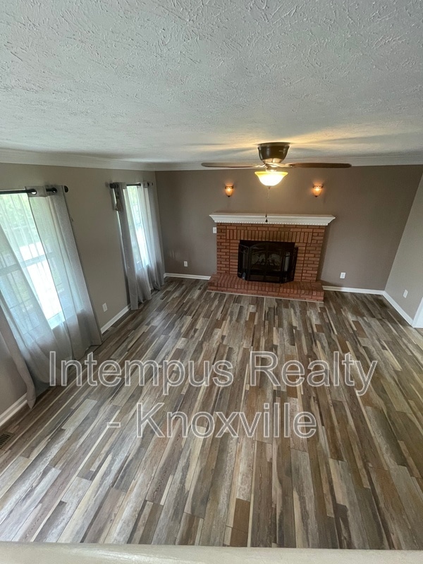 Building Photo - 7728 Chapel Bend Dr
