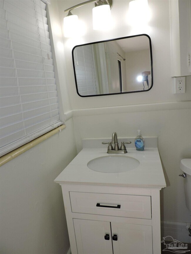 Building Photo - 3865 Tom Ln Dr