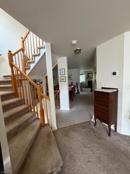 Building Photo - 67 Woodmont Dr