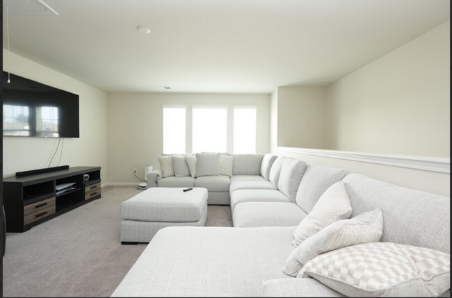 Building Photo - Spacious 4-Bedroom Home with Modern Comforts