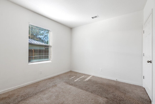 Building Photo - 3202 SW Martin St