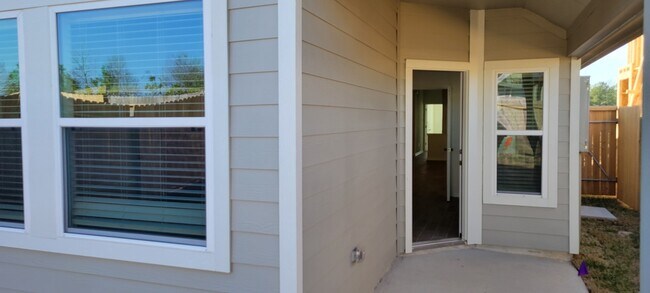 Building Photo - 619 Silver Pear Ct