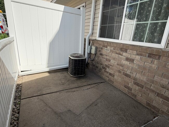 Building Photo - 17343 River Birch Ln S E