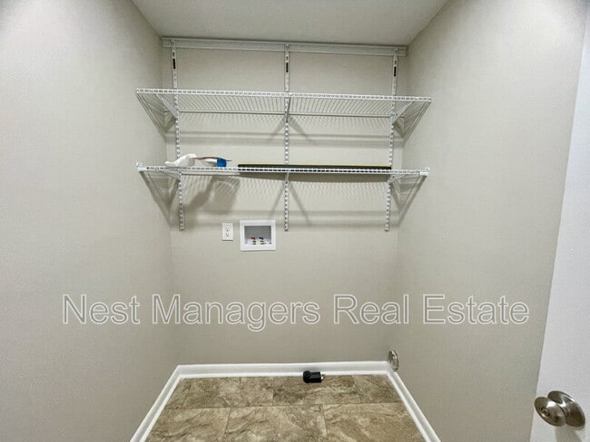 Building Photo - 6005 Blairmore Pl