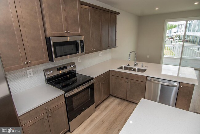 Building Photo - 9376 Tanfield Dr