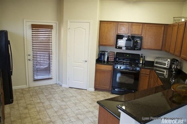 Building Photo - Cozy Condo nestled in Syrah at Natomas!